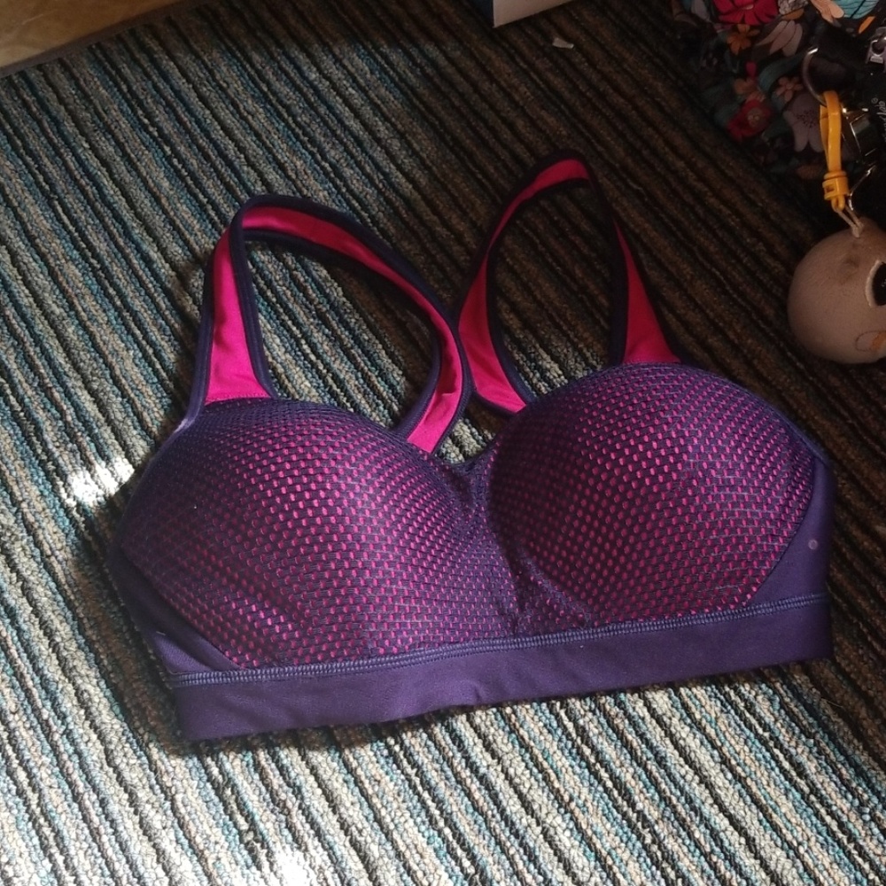 Sports bra